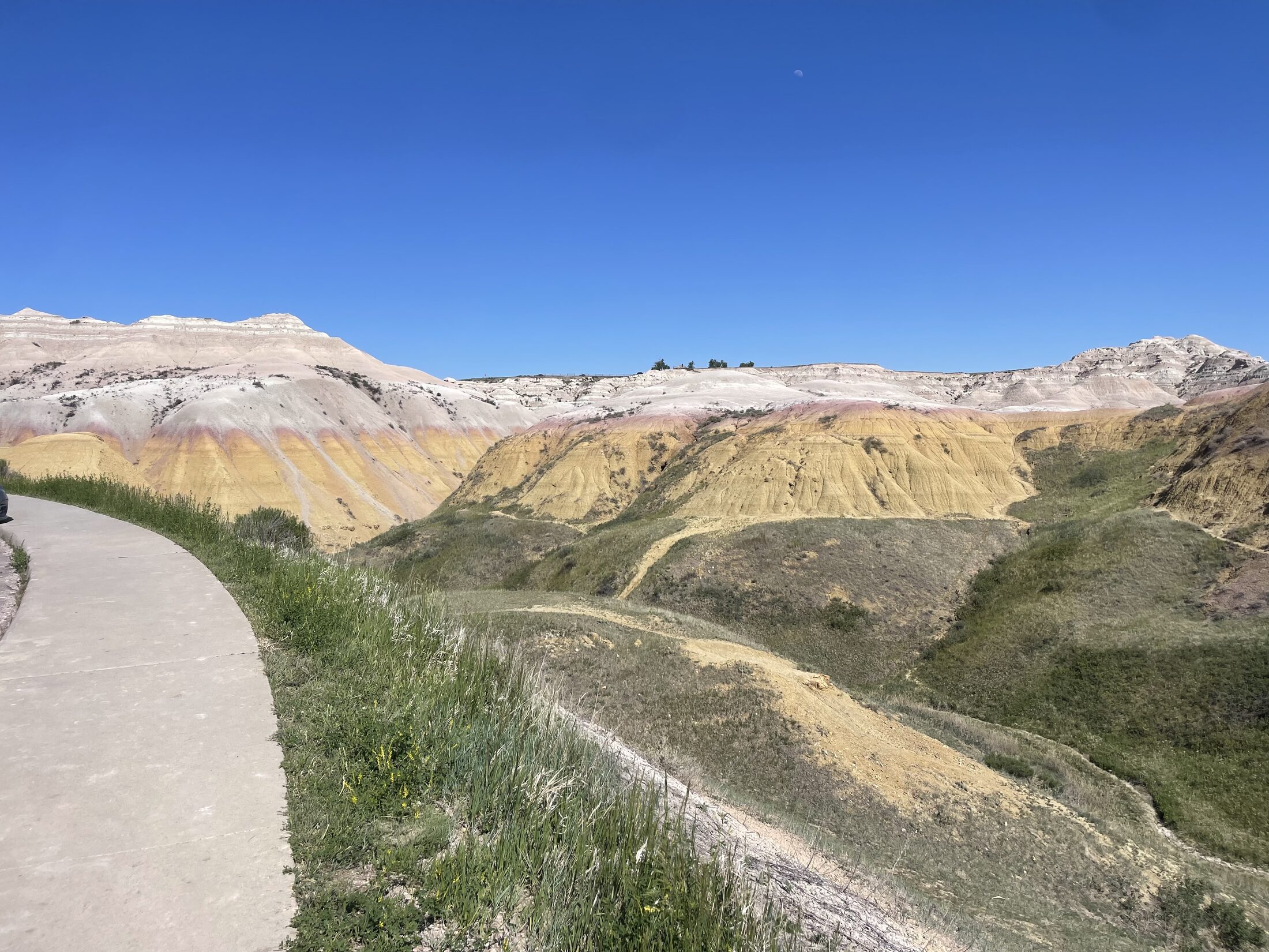 Badlands late afternoon overlook